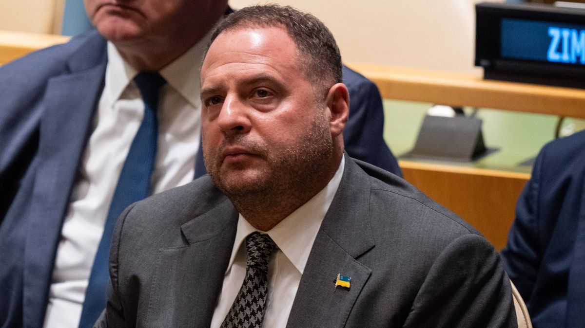 Falešný Jermak nabízel za úplatu místa v Zelenského kanceláři. Jedna pozice i za dva miliony